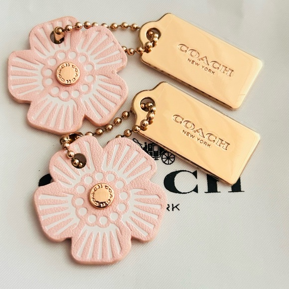 NWOT Coach Tea Rose and Rose Gold Tag Keychain/ Bag Charm - Picture 7 of 12